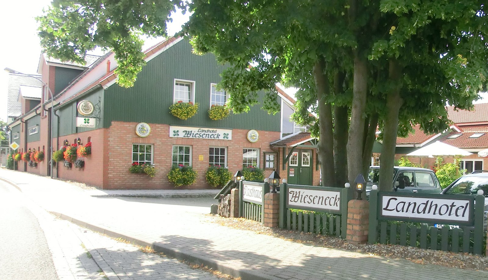 Das Landhotel Wieseneck von der Straße